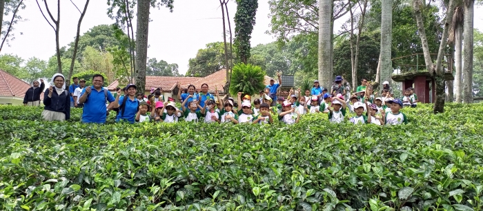 OUTDOOR LEARNING