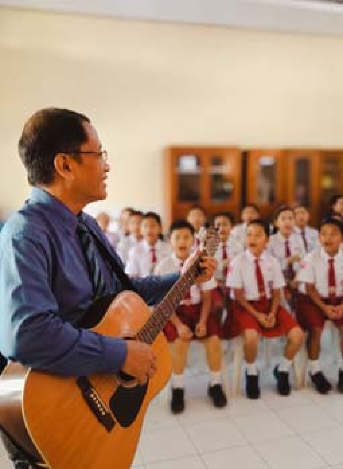 "Fun English Learning through Songs"